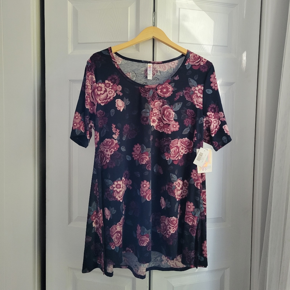 NWT Pink Floral LuLaRoe the Perfect T Size Large, Short Sleeve